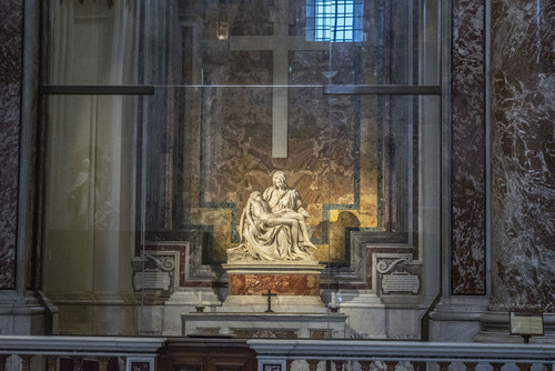 Pieta Michała Anioła znajdująca się w Bazylice św. Piotra w Watykanie
