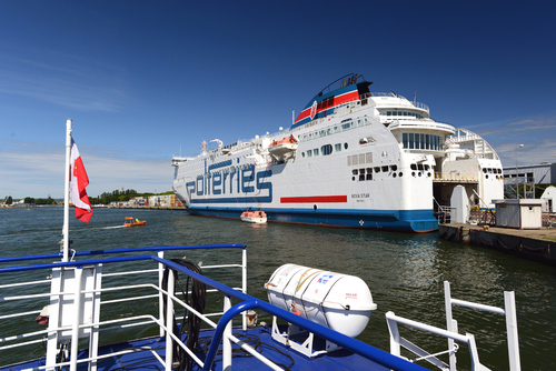 Prom został zbudowany przez stocznie ST Marine w Singapurze dla francuskiej spółki LD Lines, która zamówiła statek w 2007 roku, podpisując kontrakt opiewający na łączną kwotę 179 milionów dolarów. Jednostka miała operować na kanale La Manche, jednak kontrakt na pozyskanie promu został anulowany w 2011 roku. Wobec zaistniałej sytuacji statek pozostawał własnością jej budowniczego – stoczni ST Marine dopóki nie został przejęty przez Nova Star Cruises w 2014 roku i przemianowany na Nova Star.