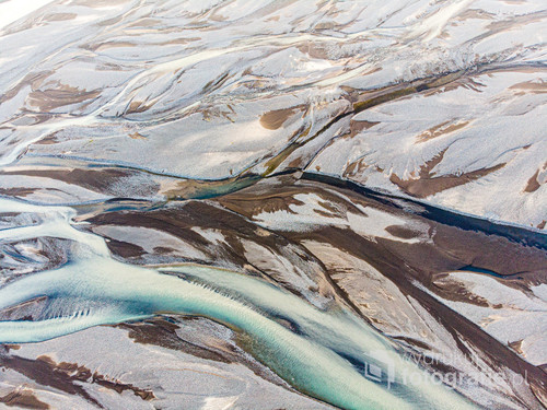 Rzeka lodowcowa z drona, Islandia