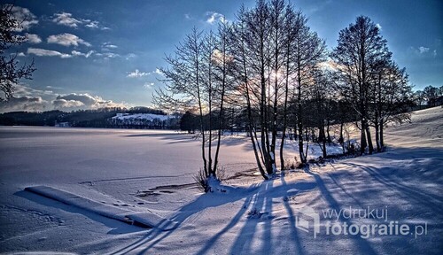Jezioro Wielkie w Miechucinie zimą