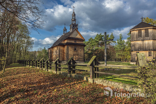 Stary drewniany kościół w skansenie w Sierpcu