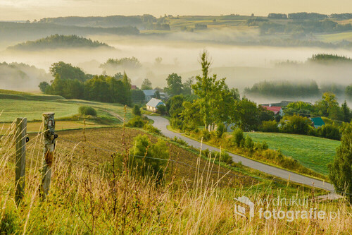 Mgła nad wsią