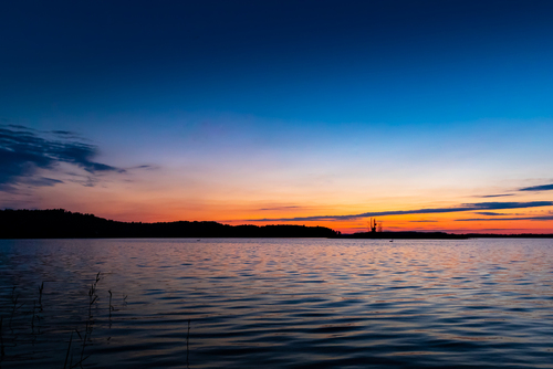 Zachód słońca uchwycony w miejscowości Kretowiny. Zdjęcie zostało zrobione z pontonu.