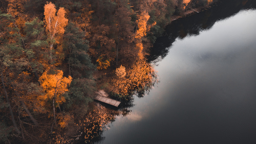 Zjawiskowe kolory zafundowane przez jesień nad Jeziorem Wapieńskim. Wspaniałe miejsce.