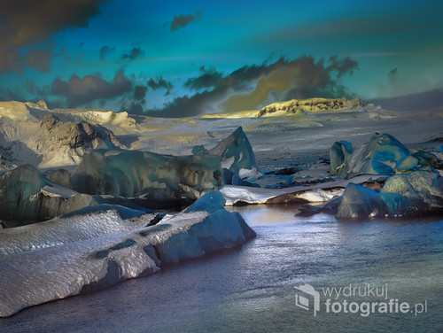 Najbardziej obfotografowana zatoka lodowa w Islandii  ,ale tak jak kobieta zmienia często ciuchy tak też zatoka zmienia swe szaty i za każdym razem jest inaczej powabna 