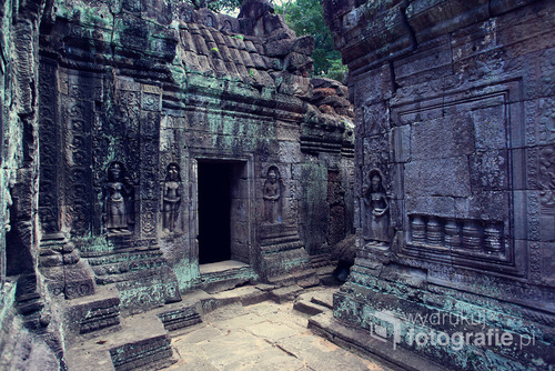 jedna ze świątyń w kompleksie Angkor - Cambodia 2015 r.