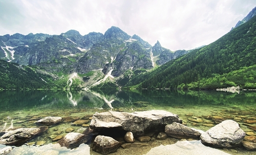 Jezioro w Polskich Tatrach
