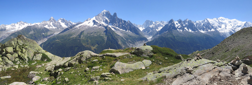 Alpy Francuskie, widok na masyw Mont Blanc.