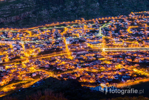 Nocny widok na Machico na Maderze