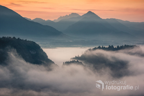 Mgły w Alpach w Słowenii