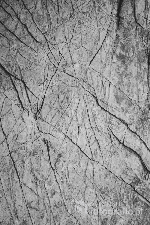 Zdjęcie z serii przedstawiającej niezwykle ciekawe wzory piaskowców kwarcowych w Bieszczadach. 