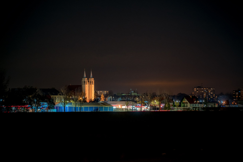 Opole-Szczepanowice panorama miasta nocą