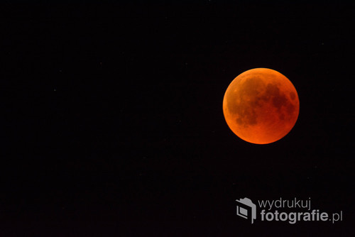 Całkowite zaćmienie księżyca sfotografowane w Lipcu 2018 roku