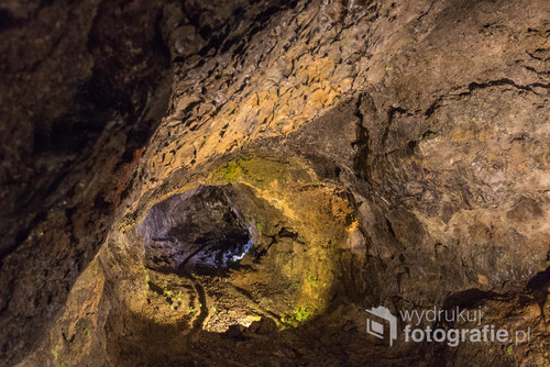 Wyjątkowa jaskinia z tunelem dł..1 km, wys. 5 m powstała w wyniku wybuchu wulkanu w São Vicente na Maderze ok. 890 000 lat temu. Odkryta przez okolicznych mieszkańców w 1885, udostępniony do zwiedzania w 1996.