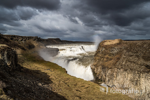 Jeden z listy piękniejszych wodospadów Islandii.Robi ogromne wrażenie z całą swoją potęgą i ilościa wody.