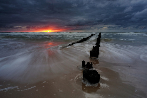 Magiczy zachód słońca ,nad wybrzeżem Morza Bałtyckiego,Kołobrzeg,Polska