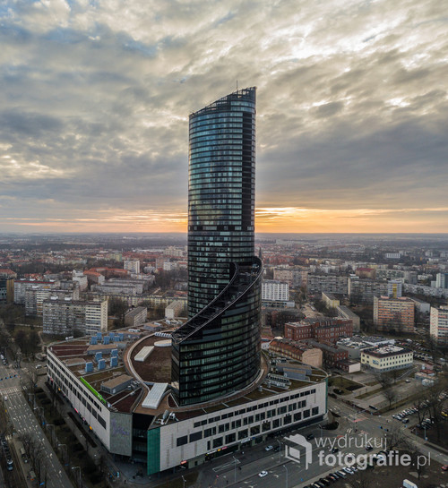 Wrocławski drapacz chmur Sky Tower