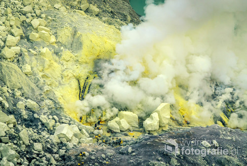 Krater wulkanu Ijen. Jawa, Indonezja 2016.