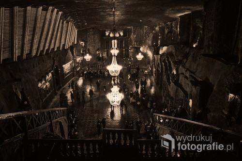 Zdjęcie największej sali w kopalni soli w Wieliczce - kaplica św. Kingi.