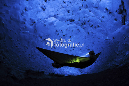 Jaskinia wewnątrz lodowca Vatnajokull, Islandia