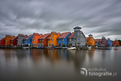 Małe urokliwe Holenderskie miasteczko Groningen