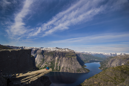 Trolltunga (dosł. „język trolla”) – formacja skalna o charakterystycznym kształcie znajdująca się w Norwegii