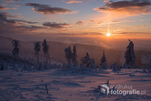 Zimowy zachód słońca w Beskidzie Śląskim