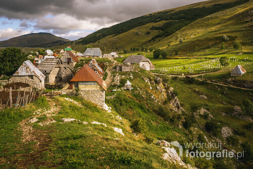 Na krańcu świata... Lukomir - wioska leżąca na wysokości 1495 m n.p.m.; najwyżej położona w Bośni i Hercegowinie, w otoczeniu malowniczych Gór Dynarskich.