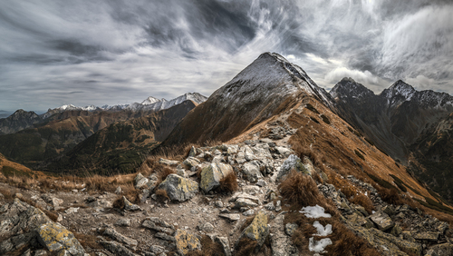 Jesień w Tatrach Zachodnich
Widok na Wołowiec i Rohacze po prawej
