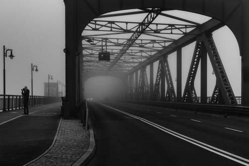 Zdjęcie wykonałam w Toruniu w bardzo mglisty poranek. Podobno sztafaż 