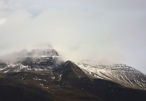 Ośnieżone szczyty Islandii