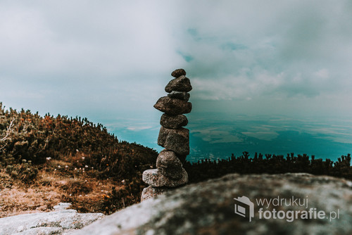 Kopczyk z kamieni w Słowackich Tatrach Wysokich.