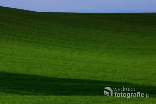 Zdjęcie wykonane podczas wyjazdu z grupą fotografów na Czeskie Morawy. Wiosenne kolory przyciągają wzrok nie jednego turysty. piękna kraina, pofałdowane pola