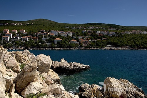 Wakacje w Chorwacji to niesamowita przygoda. Piękne lazurowe morze i skalne wybrzeża.
Ciepło, słońce i krajobraz nie do opisania