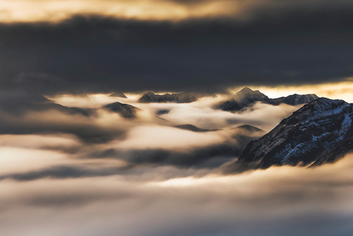 Zachód słońca w Tatrach w momencie kiedy na chwilę rozstąpiły się chmury
