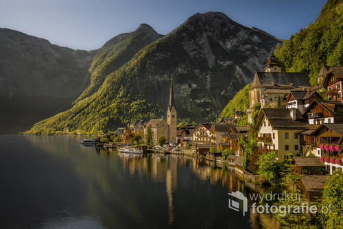 Malownicze alpejskie miasteczko leżące nad brzegiem jeziora Hallstätter See wpisane na Listę Światowego Dziedzictwa UNESCO