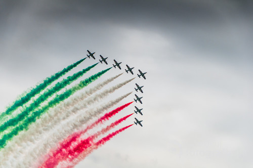 Występ włoskiej grupy Frecce Tricolori na AirSHOW 2018 w Radomiu.