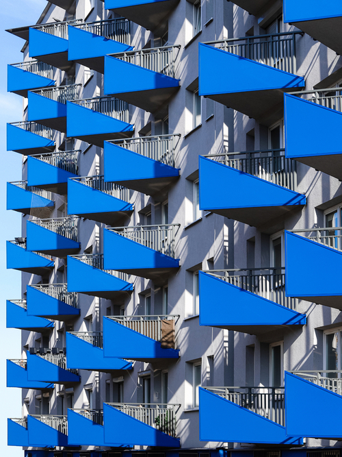Słynne Niebieskie Balkony, czyli blok położony przy ul. Chorzowskiej w Katowicach