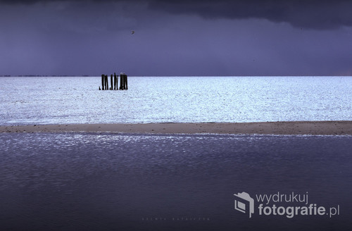 Zdjęcie wykonane o świcie na plaży w Gdyni Babich Dołach