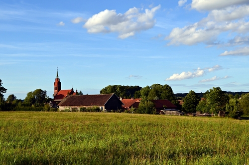 krajobraz polskiej wioski na Warmii 