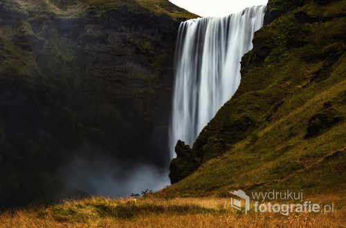Jeden z najpopularniejszych wodospadów na Islandii. 