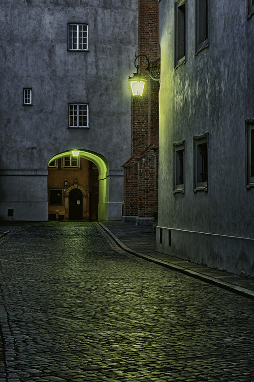 Wieczorne spacery po warszawskich uliczkach na Starym Mieście.