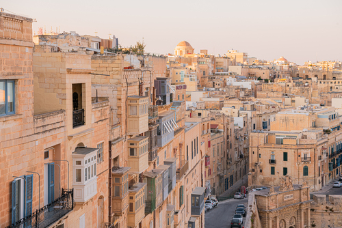 Fotografia wykonana w 2022 r Valletta- Widok z ogrodów Barrakka. 