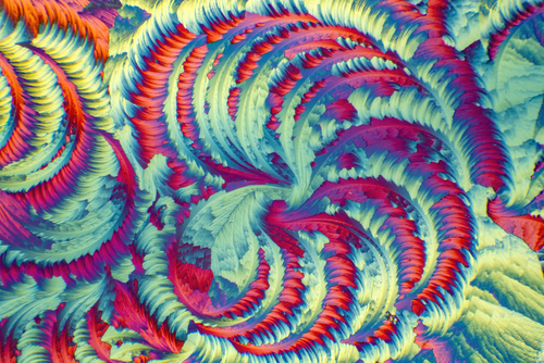 Zrekrystalizowana mieszanina kwasów, tworząca unikatowe wzory.