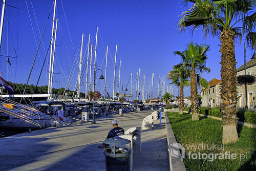 Port jachtowy na wyspie Hvar/Chorwacja w miejscowości Stari Grad.