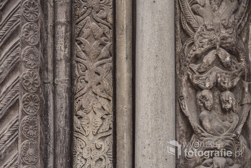 Detale z romańskiego portalu w kościele św. Marii Magdaleny we Wrocławiu